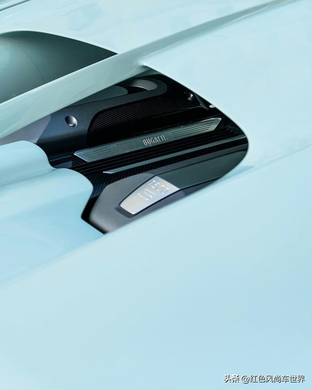 国外街拍精选系列|伦敦街头迪拜大佬座驾布加迪Chiron号比车贵