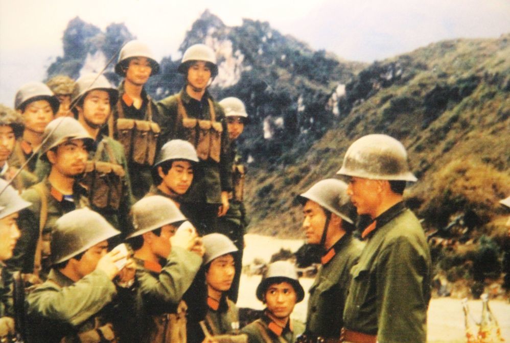 军人在部队时妻子被打怎么办,老山前线夫妻同上战场丈夫牺牲