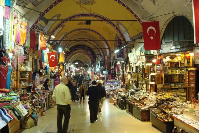 浙江农家女在塞尔维亚十年创业，经历了偷渡打工经商未婚生子