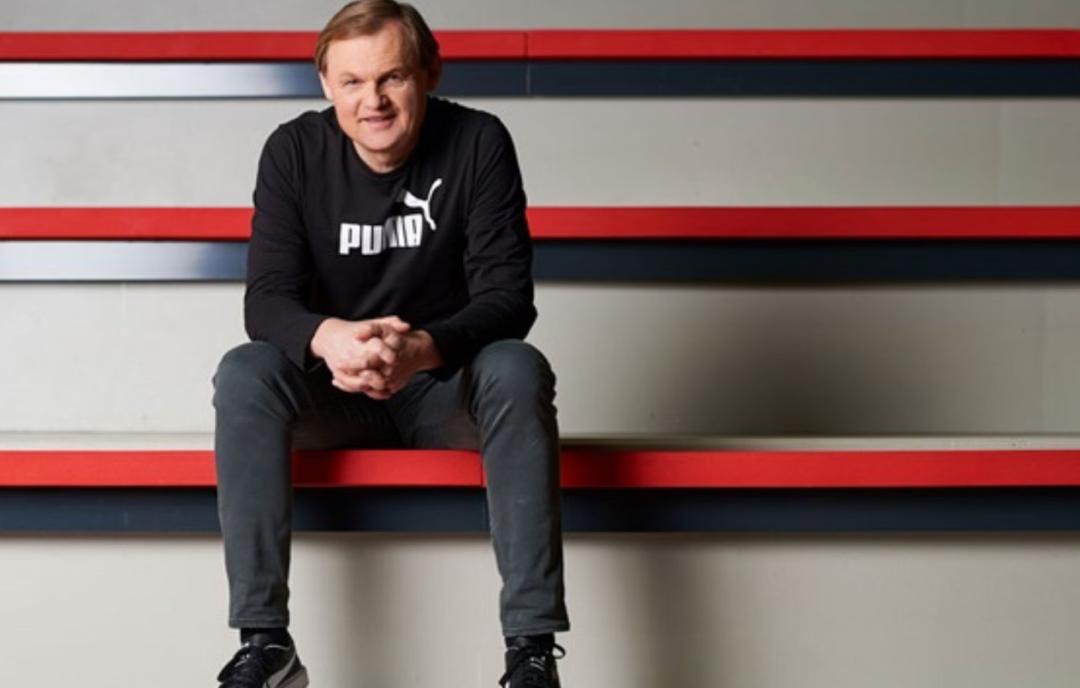 阿迪达斯三叶草贝壳头对比耐克aj1,阿迪达斯39码和耐克39码一样吗