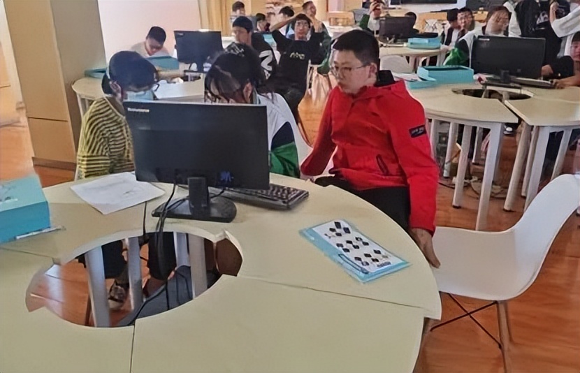 被城市妈妈收养的变形计女孩,变形计里被好家庭收养的孩子