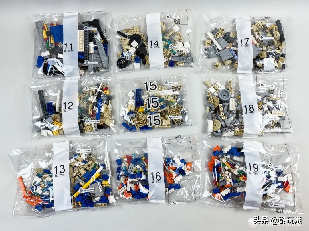 乐高10284诺坎普球场开箱,乐高皇家马德里球场