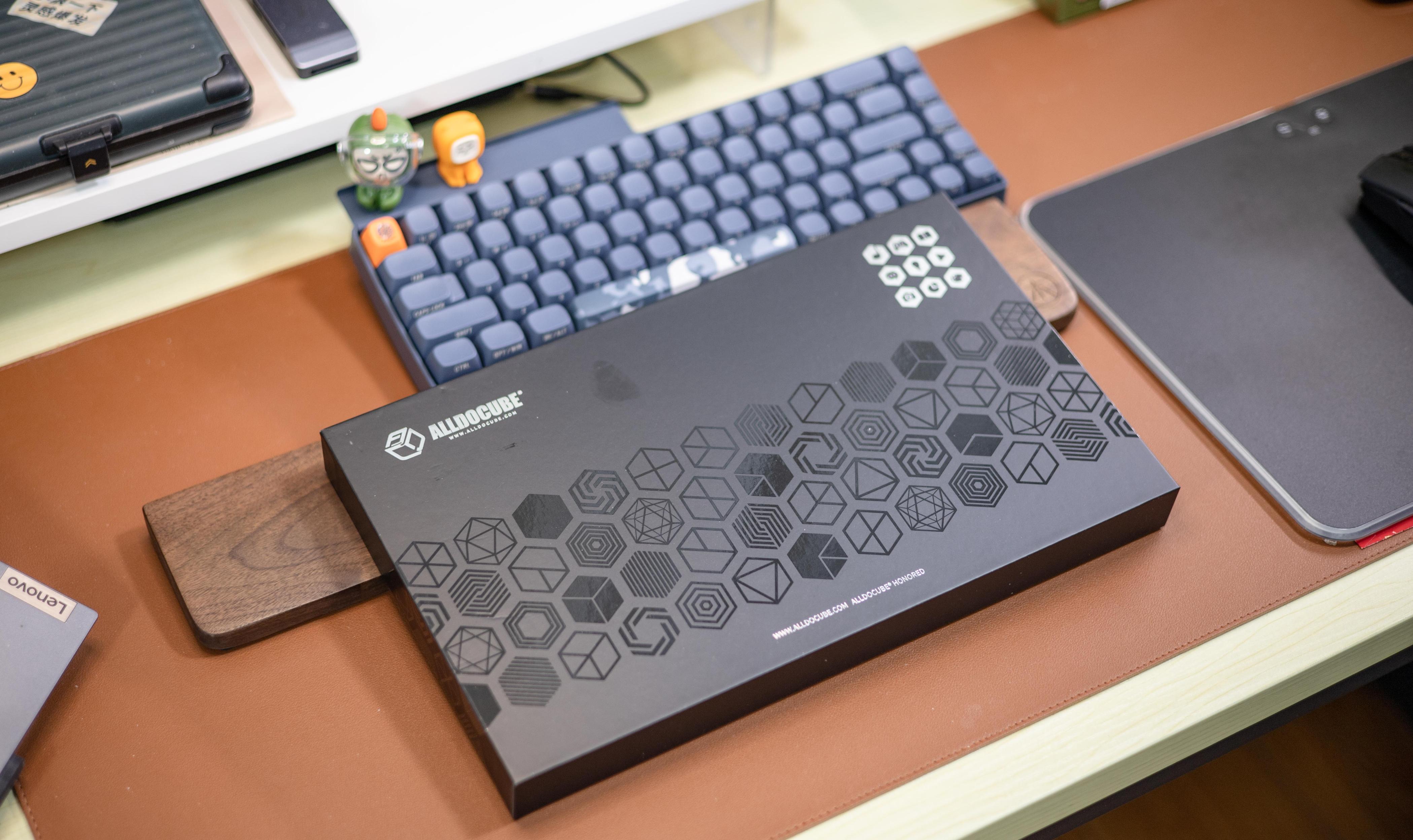 酷比魔方iplay50pro的缺点,酷比魔方iplay50pro和redmipad