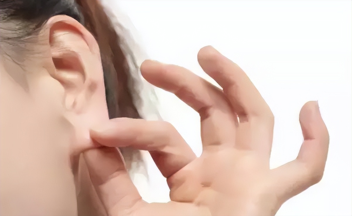 耳鸣多年不堪其扰,老中医让他耳根清净了?