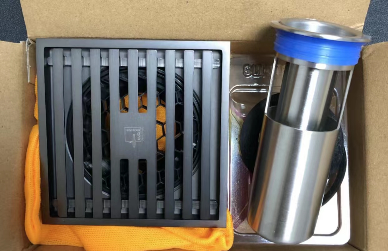 更换地漏和普通地漏,装修不到一年漏水