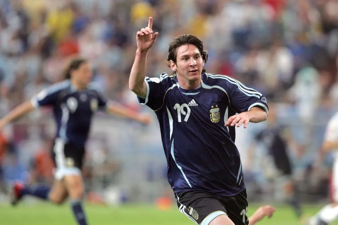 阿根廷足球队为什么受中国青睐,阿根廷国家足球队世界杯