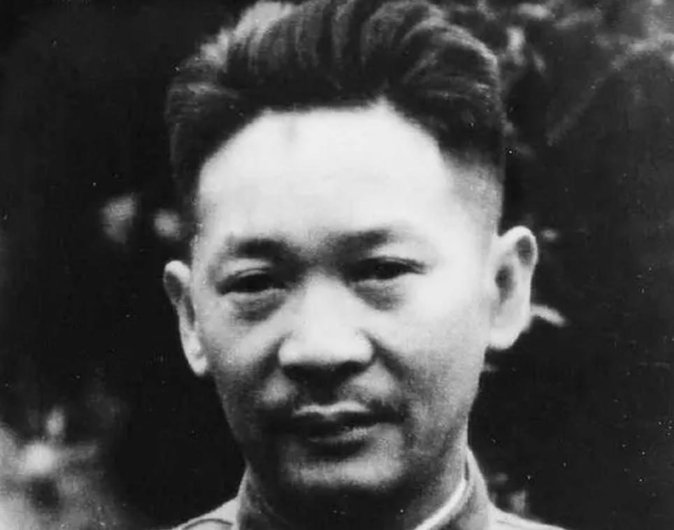 广西一犯人被枪决,广西一罪犯被押往刑场枪决