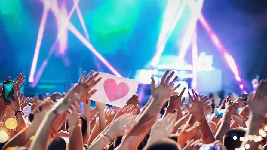 十本口碑俱佳完结仍在巅峰的小说,十本忍不住熬夜看完的极品小说