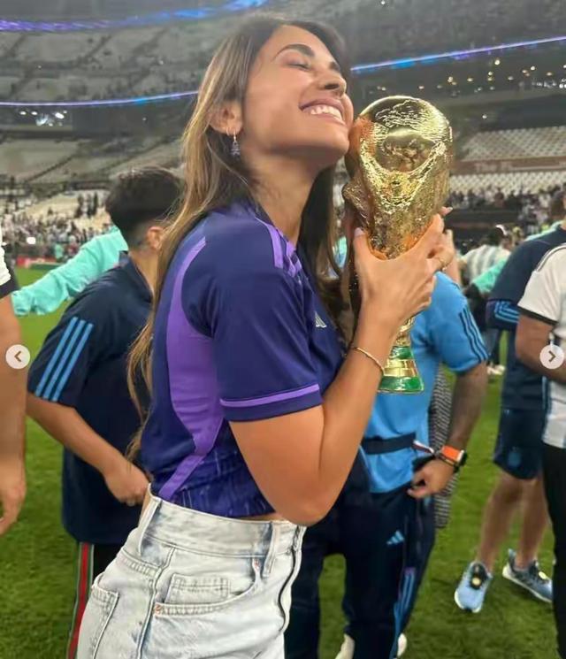 梅西回归迎接两次挑战,梅西为缺席训练道歉原视频