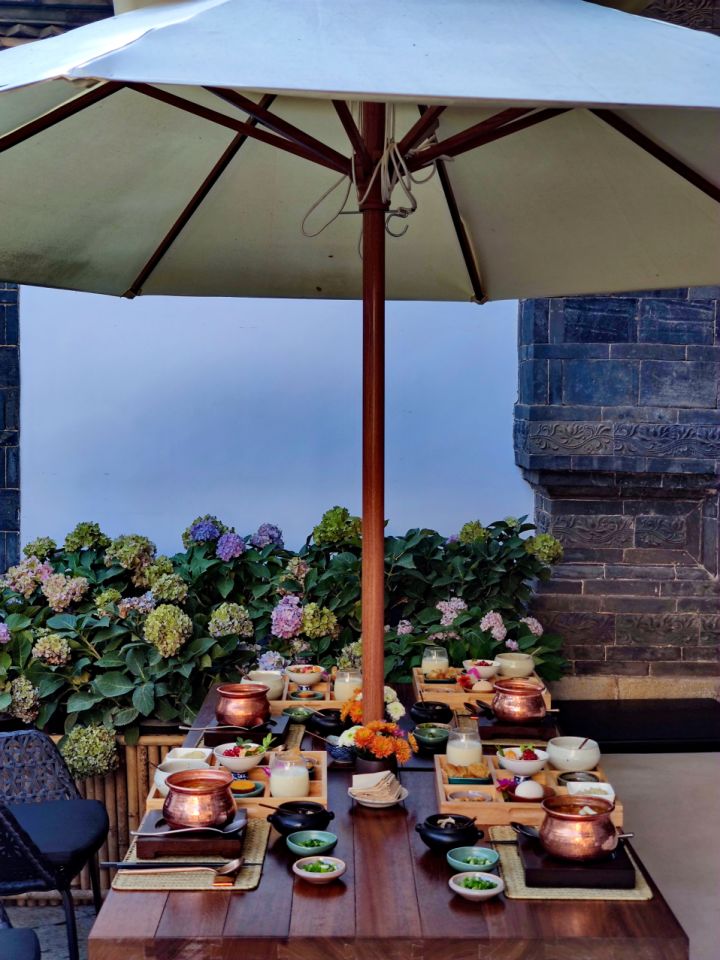 这座好吃好玩好住的云南小城，我劝你一定早点去