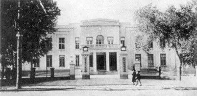 李兰颂:《〈这感觉要走在中央大街中央〉和〈中央大街小夜曲〉》