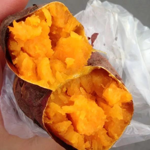 00后辞职摆地摊卖烤红薯,摆地摊卖烤红薯真实收入