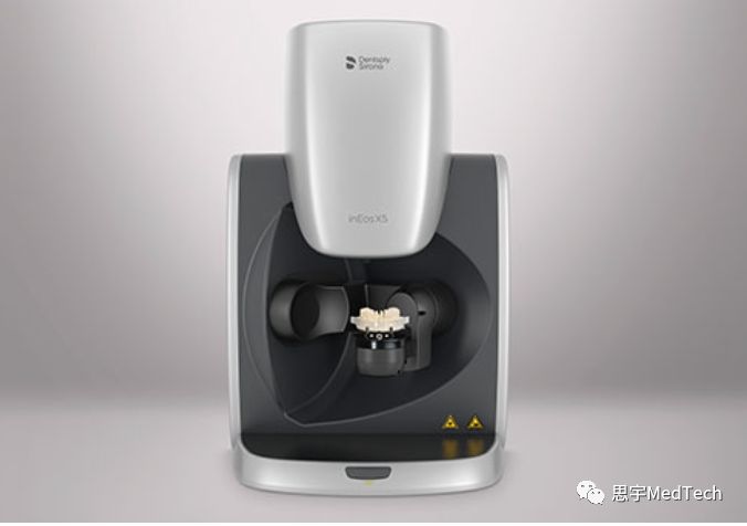 百岁后结为连理的牙科巨头