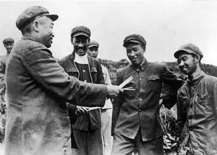 贫苦农民的儿子，被坑多次的打工人，戎马一生的共和国元帅彭德怀