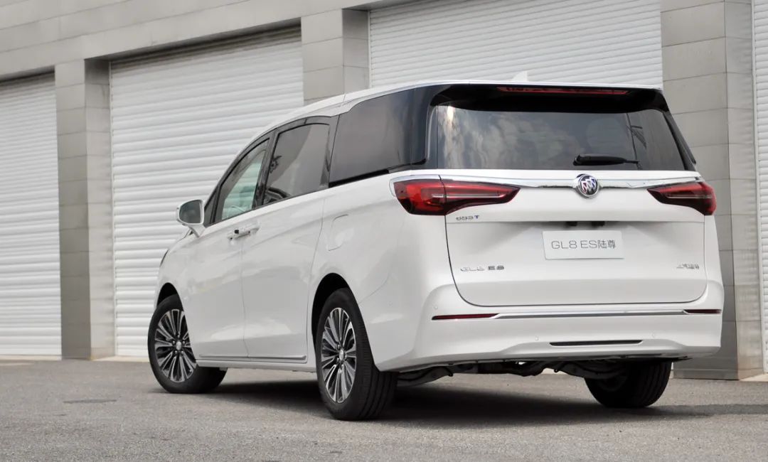 gl82022款es陆尊深度测评,2023款别克gl8es陆尊体验