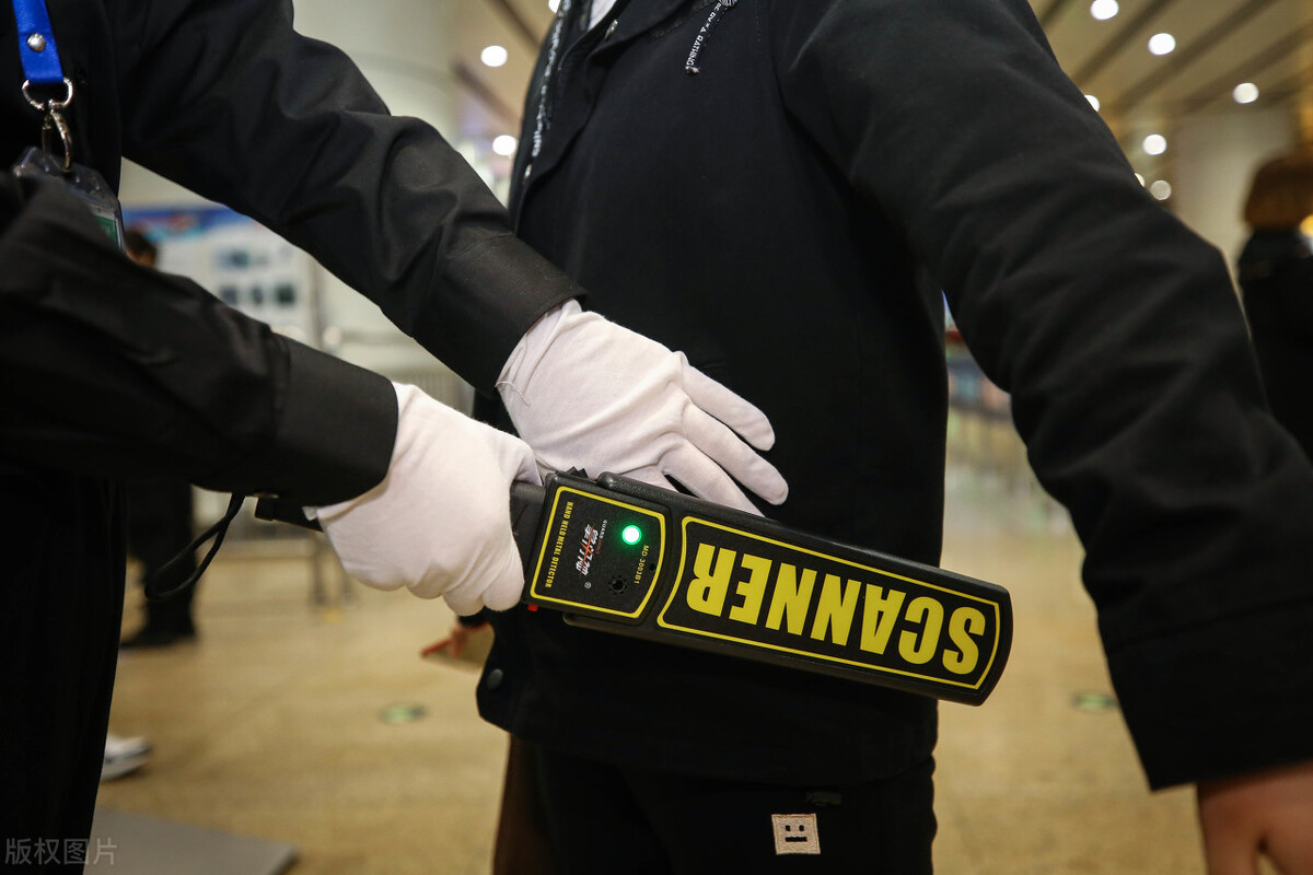 地铁安检员离职公司扣工资1000,天津地铁安检员实习工资