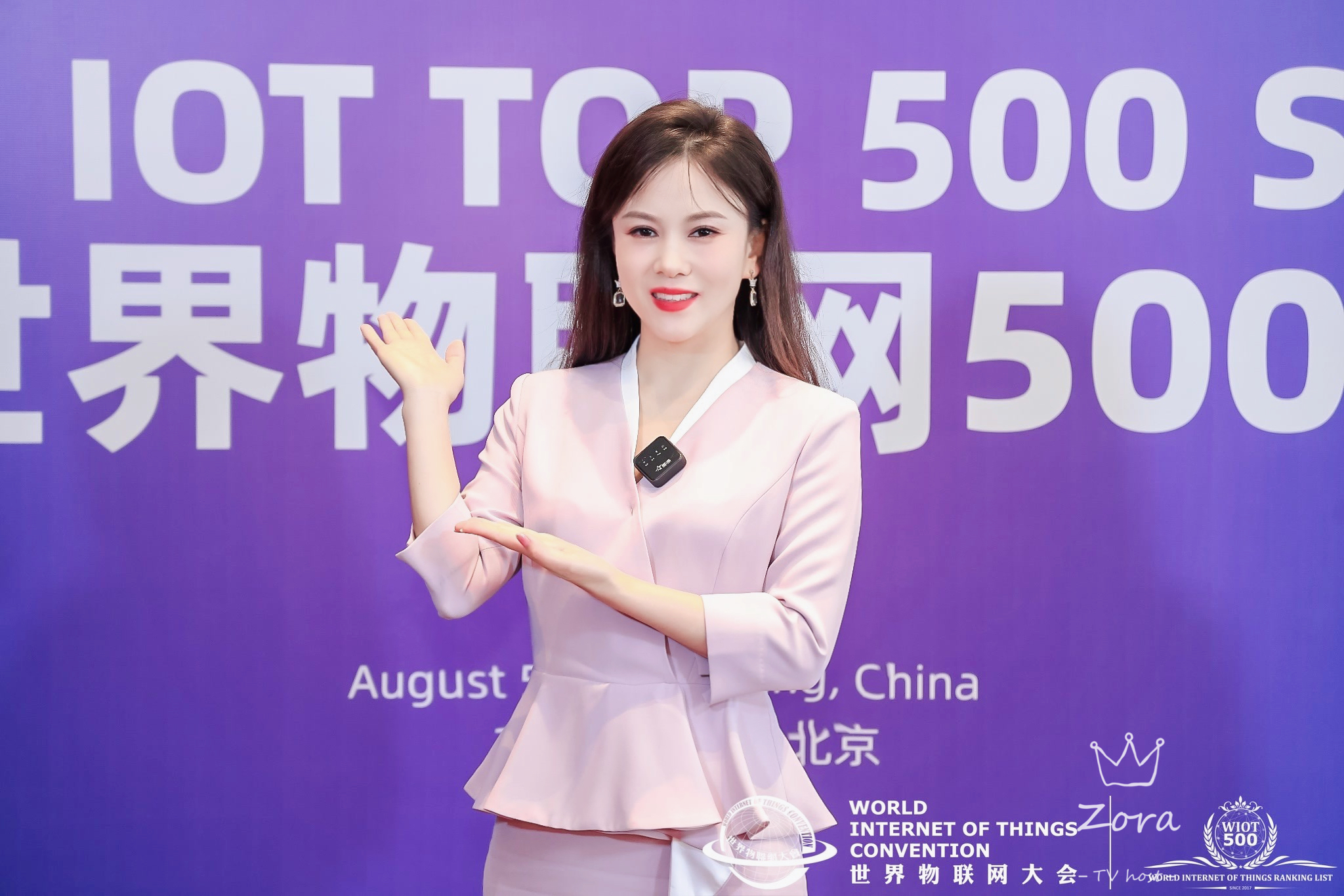 中国知名主持人刘美希,最美国际主持人刘美希探访进博会