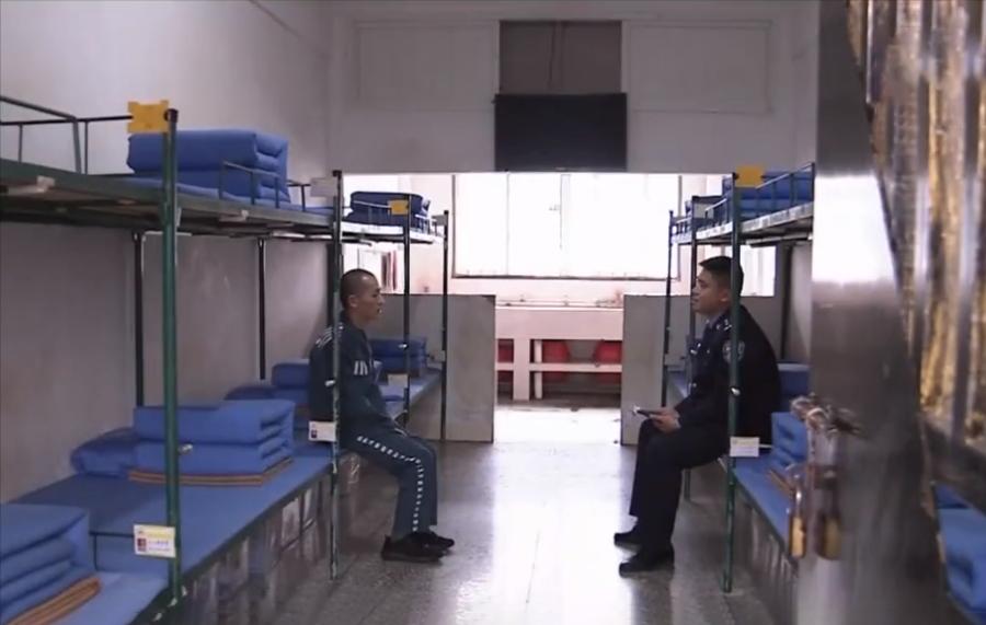 男子入狱11年怪梦揭开身世,男子监狱服刑的真相