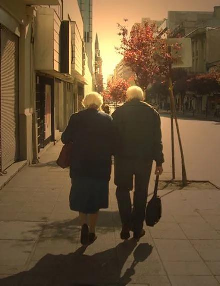 忆爸妈想爹妈,忆父母女声完整版