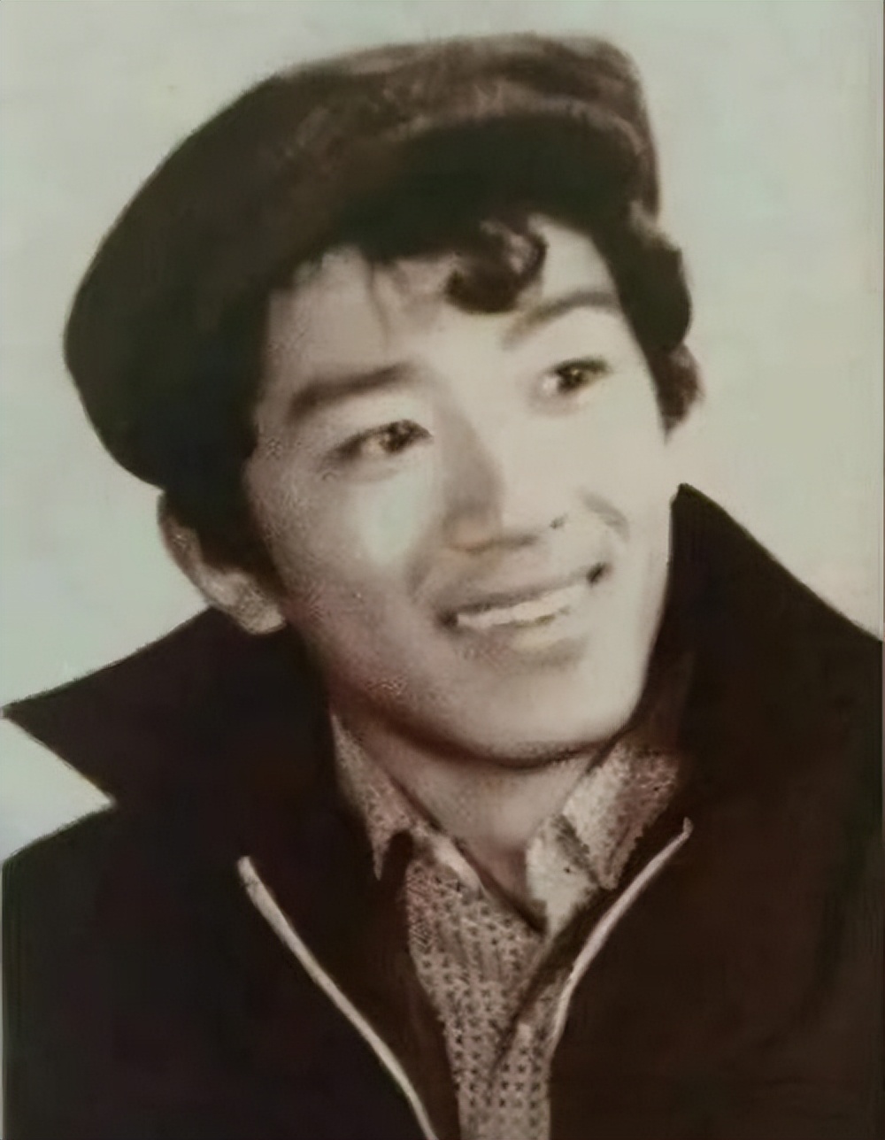 丁勇岱演夫妻,丁勇岱与妻子孩子近照