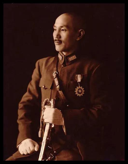 谍海疑云郭汝瑰：蒋介石口中的最大共谍，为何35年后才被批复回*党**