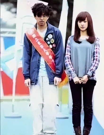 曝女星婚内出轨直言男方是提款机,表面清纯玉女实则情史混乱的女星