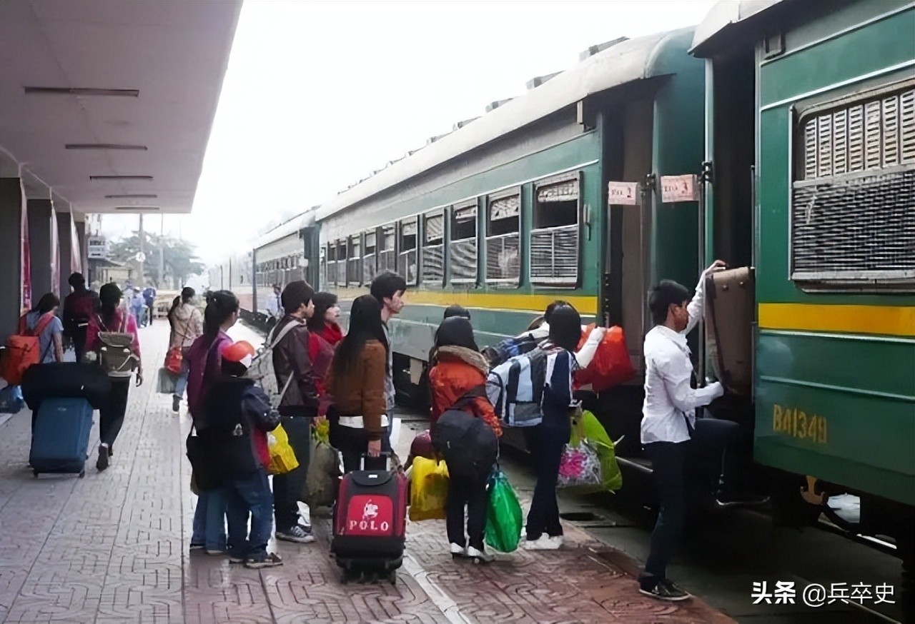 32岁小伙沉迷网络游戏死亡,网吧网瘾少年猝死的案例