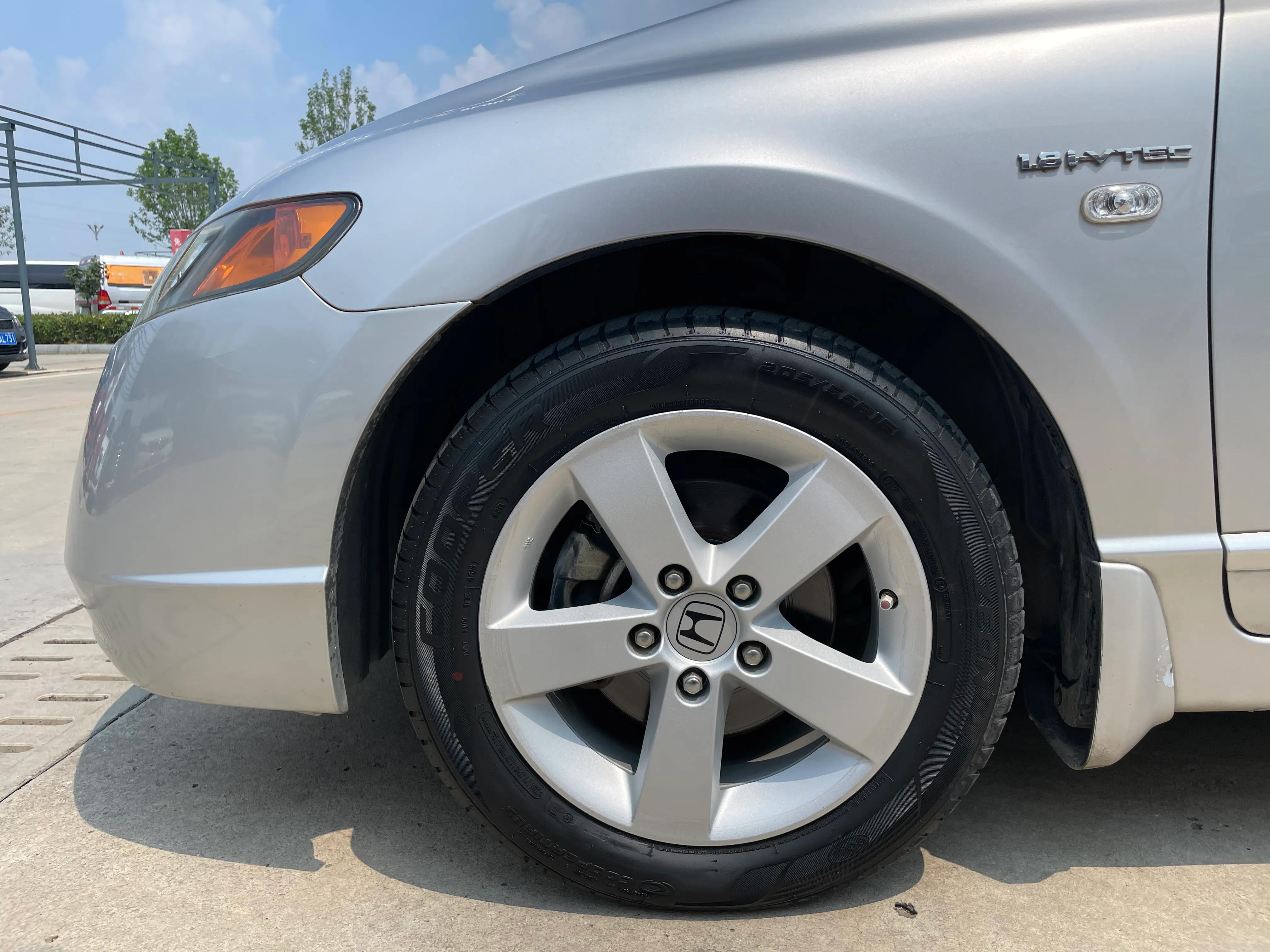 10年本田思域极品顶配,2012年极品8代思域