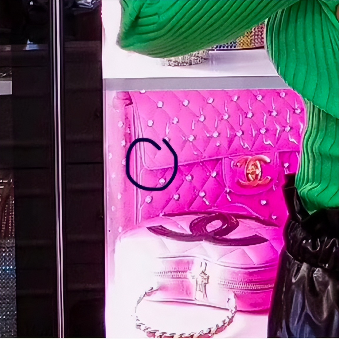 刺激，这姐被扒皮了！