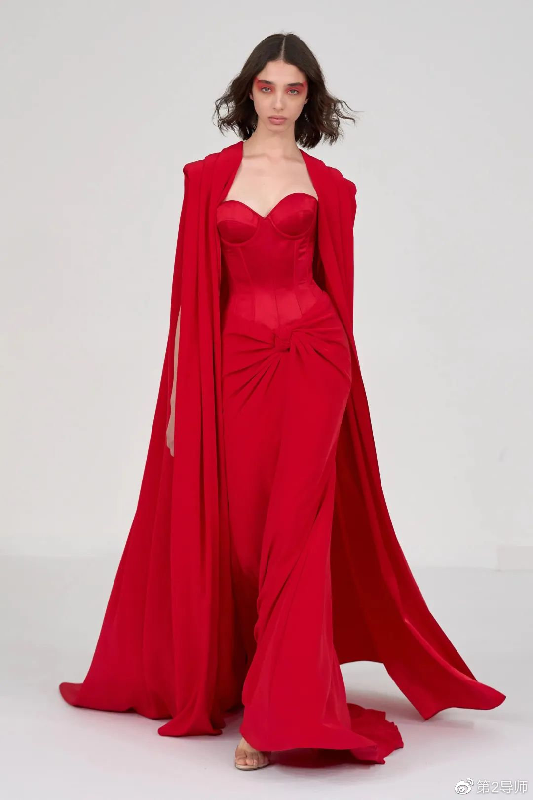 微博之夜红毯红色礼裙造型,微博之夜明星都有几套高定