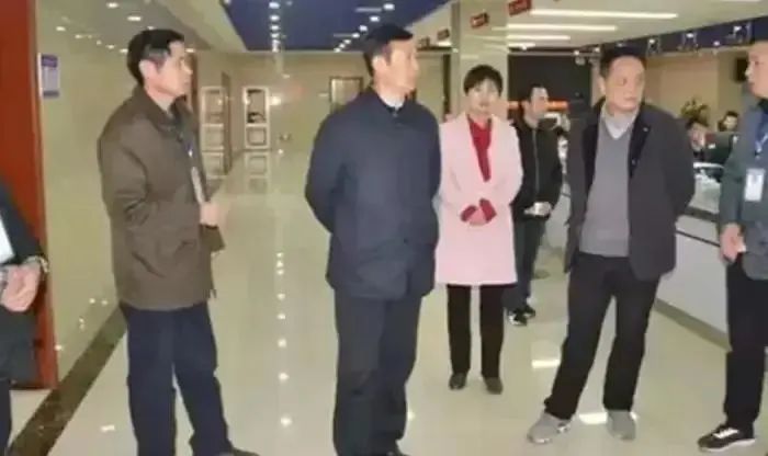 《狂飙》都不敢这样拍：安徽某贫困县“刘书记”与表妹苟且贪千万