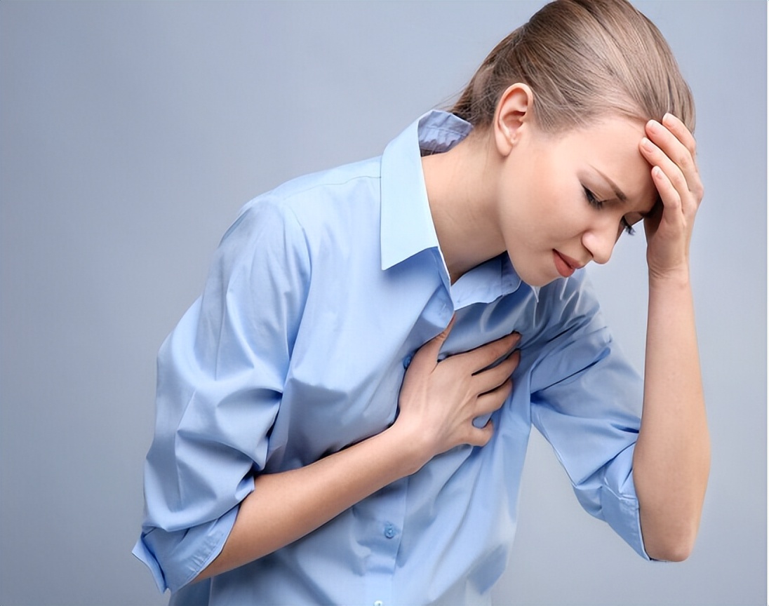 女性老是感觉心慌怎么回事,女子心悸一直联系不上