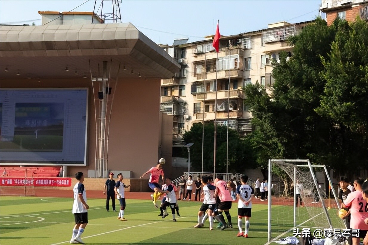 广西区教职工足球比赛,问鼎全州中小学校园足球联赛冠军