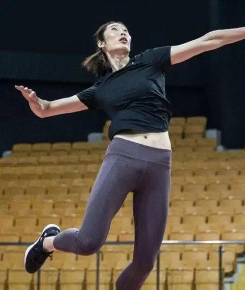 朱婷将在四月底回归中国女排,朱婷拒绝归队吗