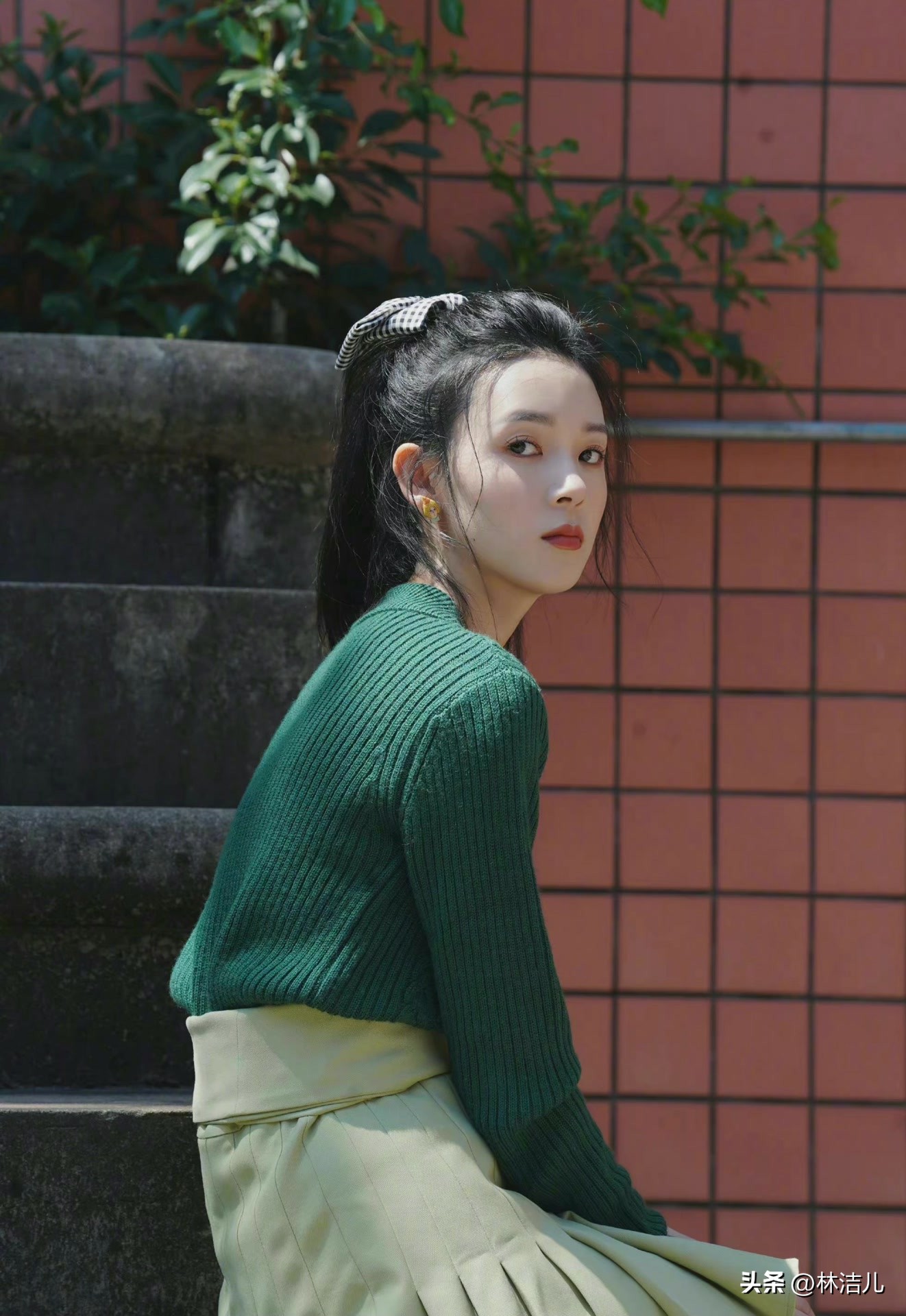 杨幂蓬松高马尾教程,杨幂双马尾编发教程刘诗诗