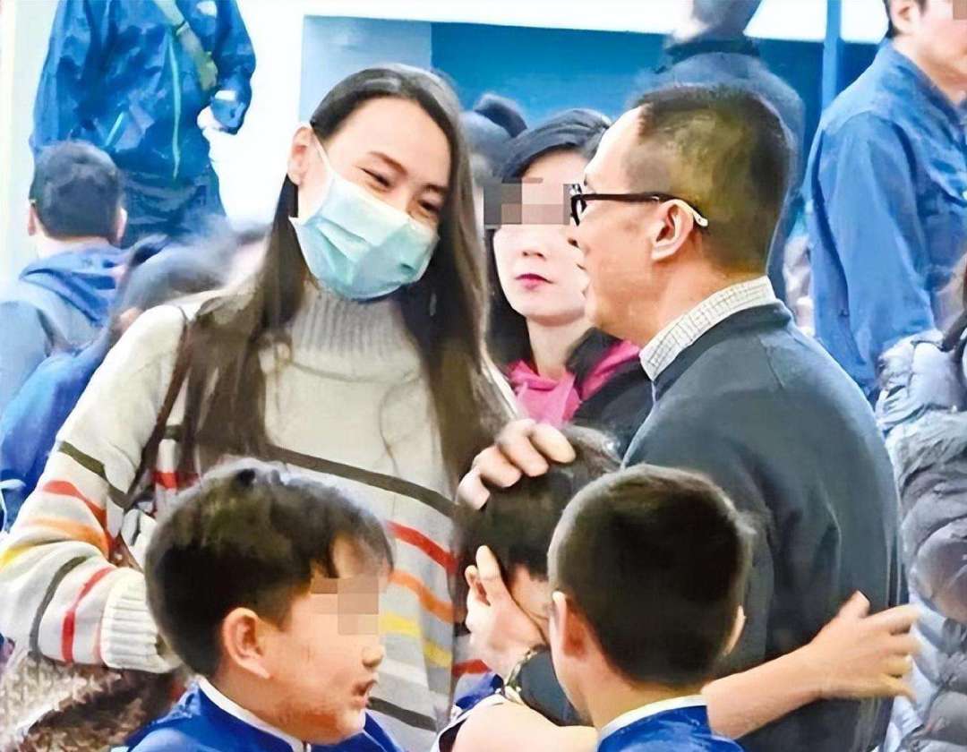 “只生孩子不结婚”的8位女星，看似洒脱淡然，实则吃尽了苦头