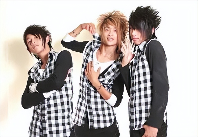 越南用神曲“入侵”中国背后，他们真能弯道超车吗？