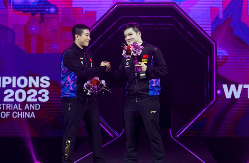 梁靖崑只有一个粉丝？从这个球来看，大胖人品不错啊