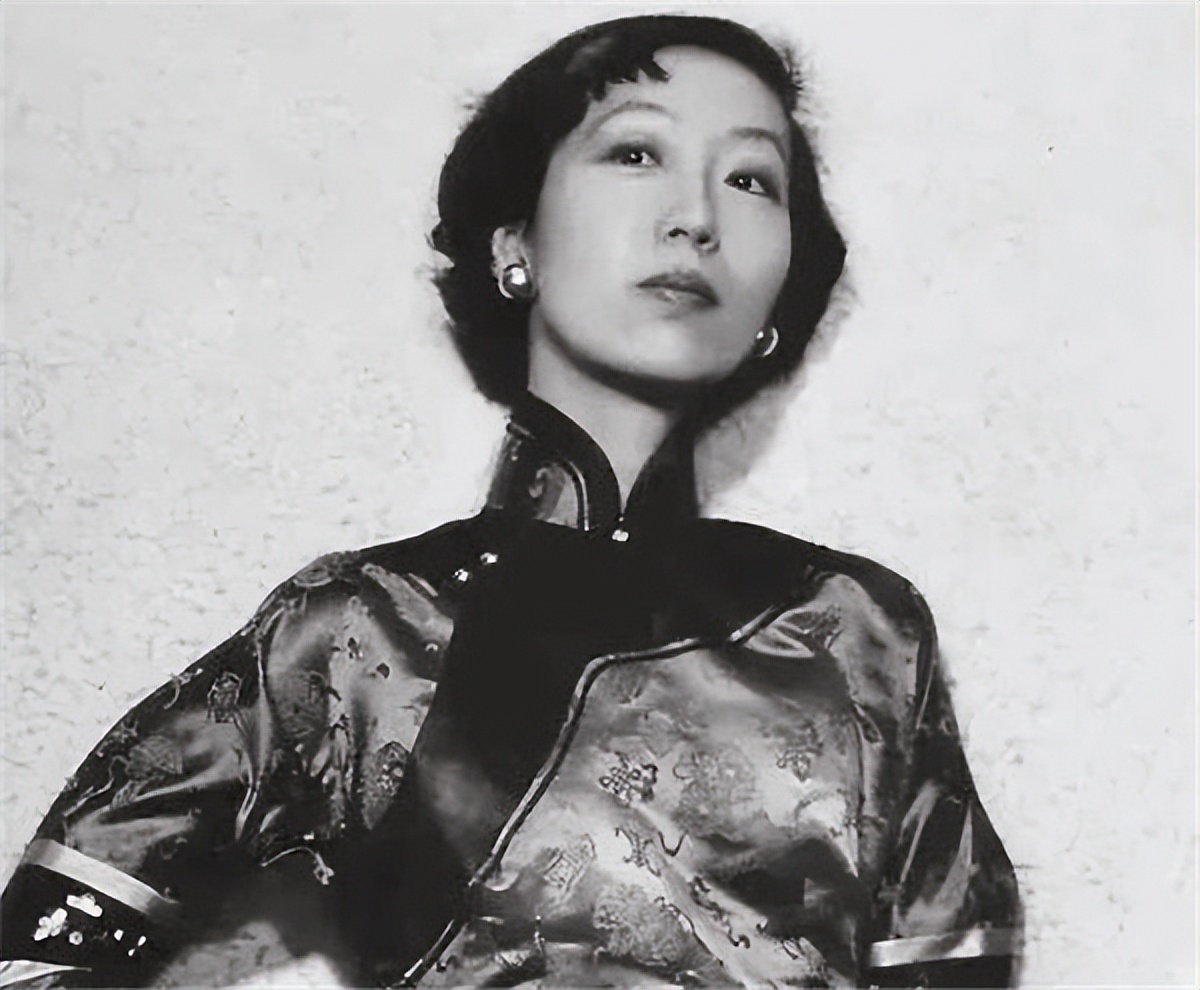 张爱玲为什么身上爬满跳蚤,张爱玲晚年为什么会被跳蚤困扰