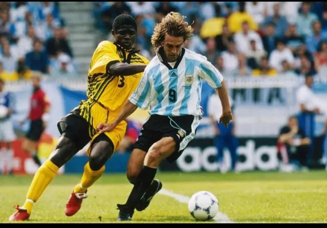 贝利世界杯帽子戏法,贝利帽子戏法胜法国