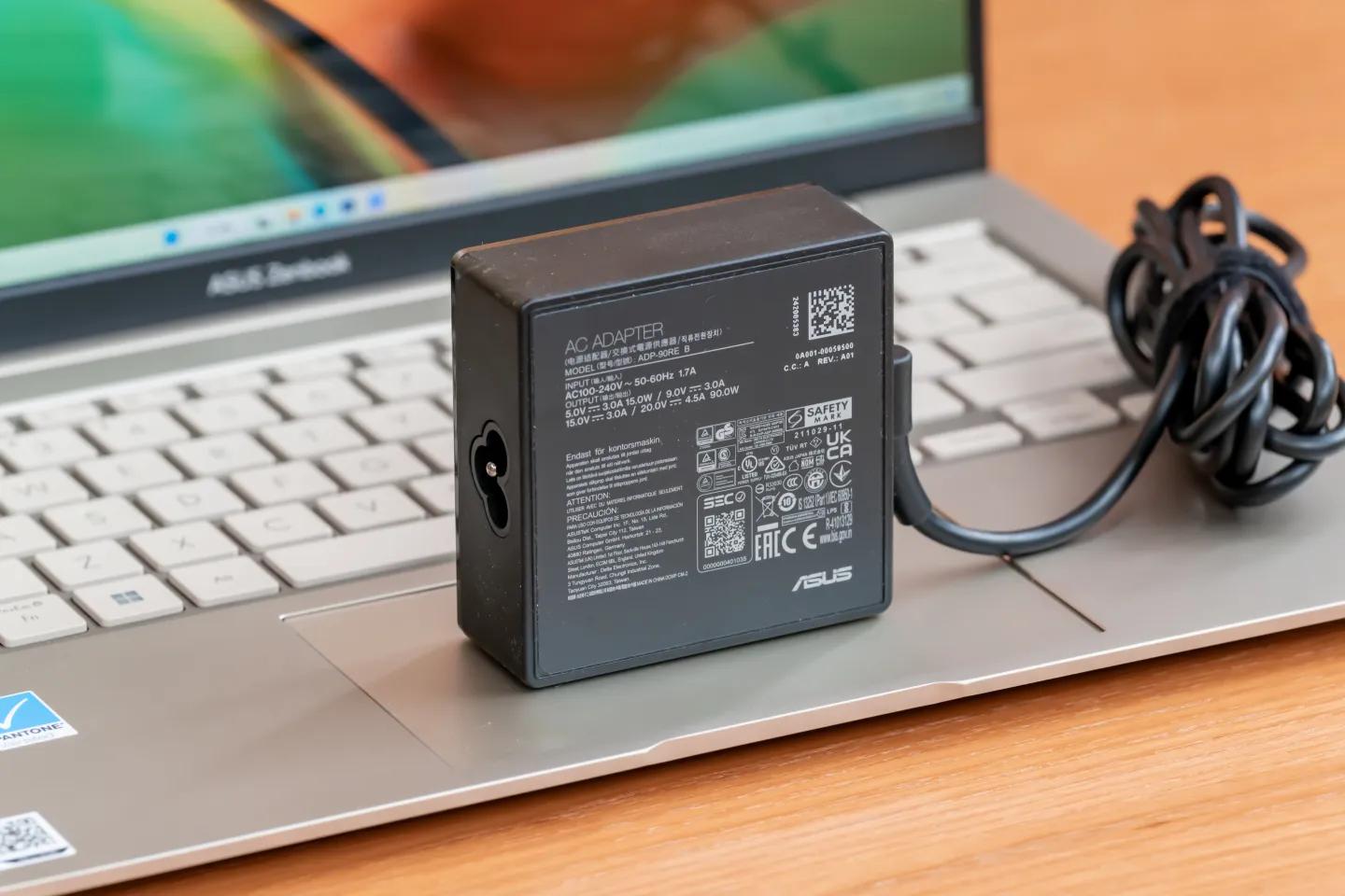 92%屏占比高续航轻薄本华硕灵耀14,2029款华硕灵耀14笔记本值得买吗