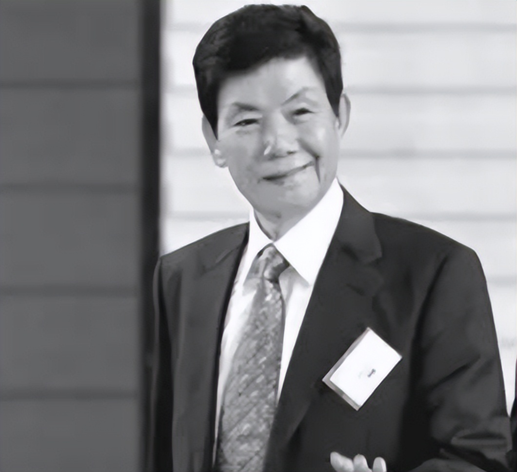 一个香港补鞋匠，一个浙江宁波人，如何创建中国第一女鞋品牌的？