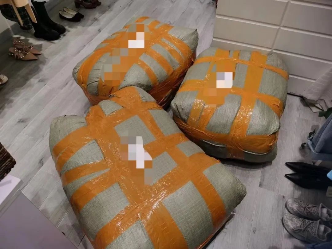 在县城里开服装店加奶茶店,线下开服装店营销技巧