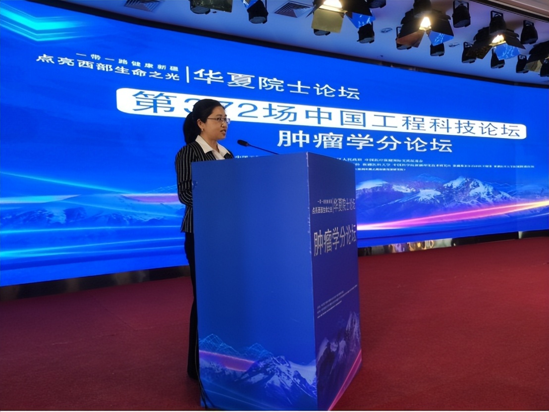 全国肿瘤专家齐聚伊宁为患者义诊,大批专家赴新疆