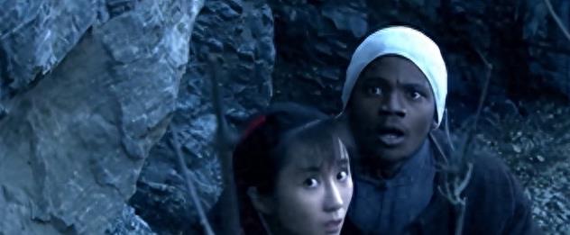 诱惑尼姑装，裤衩子外露，这些毁三观的操作，导演怕是个猪脑子吧