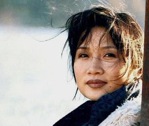 李娜出家后专用歌曲,歌唱演员李娜出家的真实原因