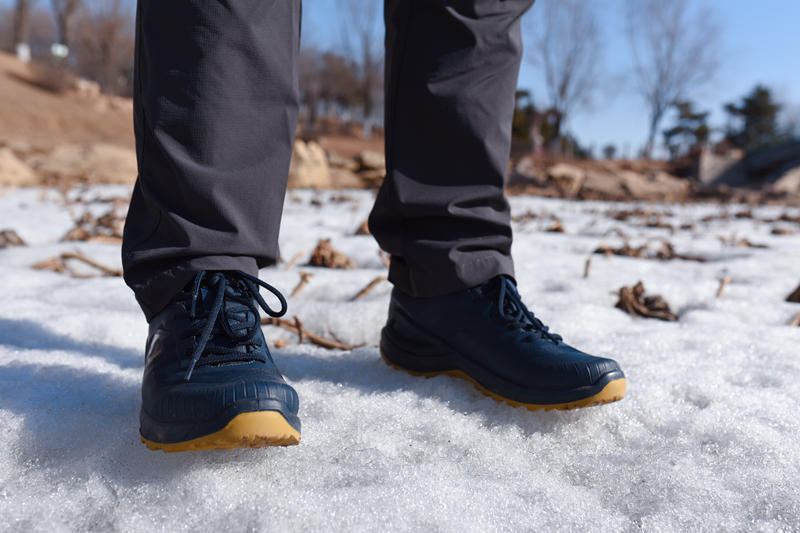 秋冬户外防水防滑软底徒步鞋,全防水全透气徒步鞋