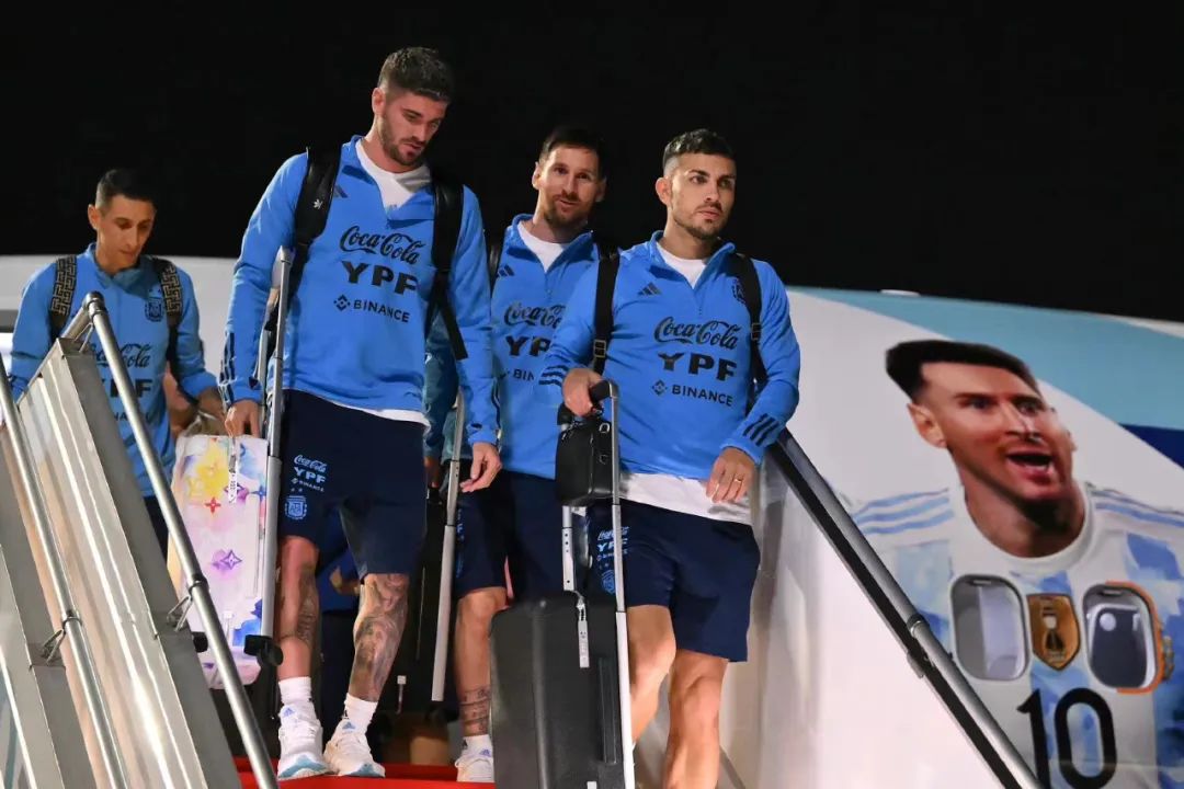 世界杯帅气球员西装,世界杯阿根廷男模队西装照高清