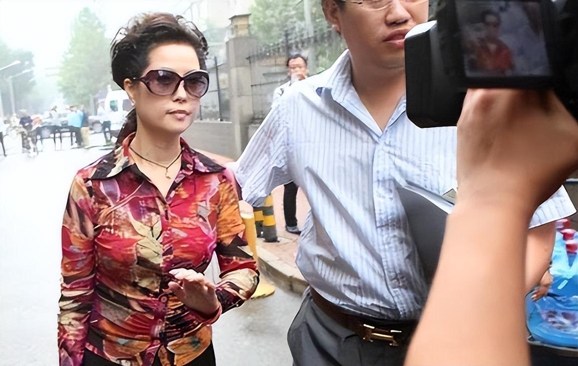 李双江退休金到底有多少,李双江夫妇受到的影响