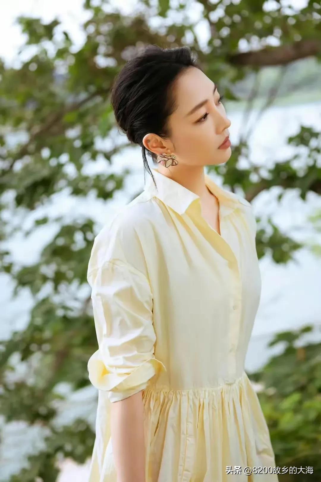 正是看荷花开的好时节,荷花盛开的季节便是人间好时节